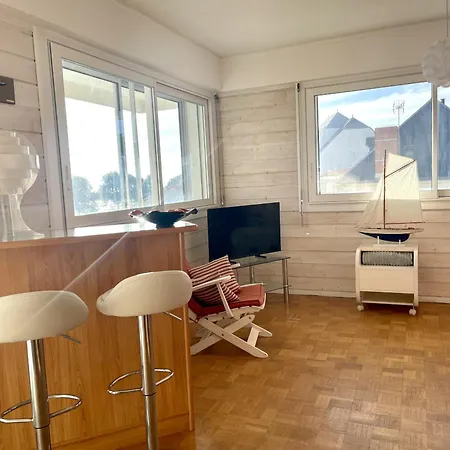 Le Balcon Du Port * Les Bussolleries